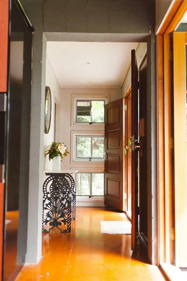 The Retreat Tamborine Mountain Villa 0*, Mount Tamborine